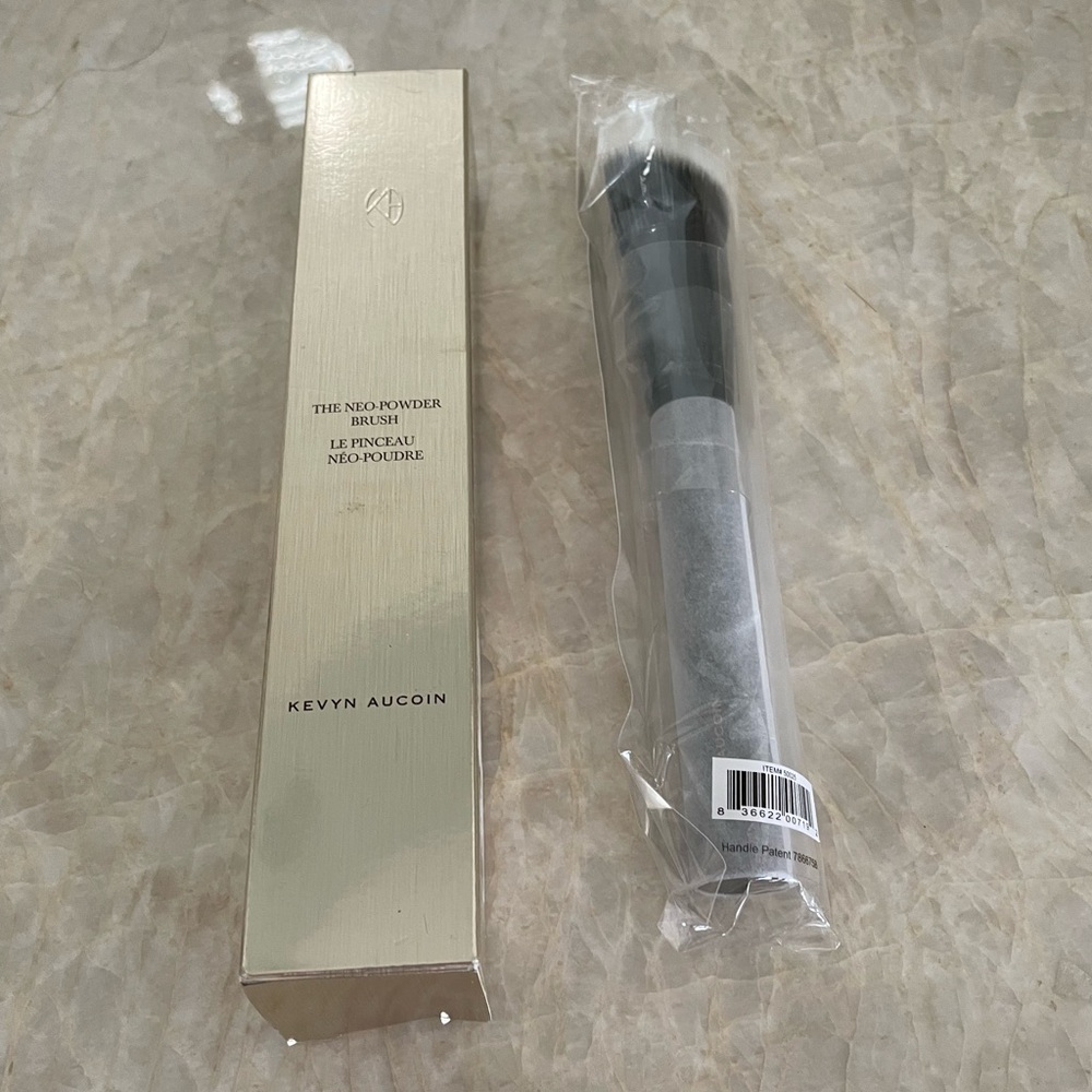 Kevyn Aucoin The Neo Powder Brush - 122-8262